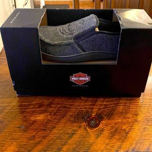 NWT Brand New Men’s Slip On’s, Grey